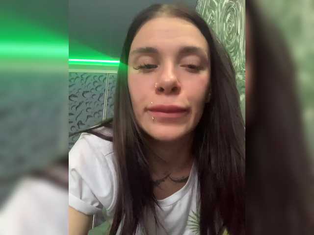 MaidenCrystal's BongaCams show and profile