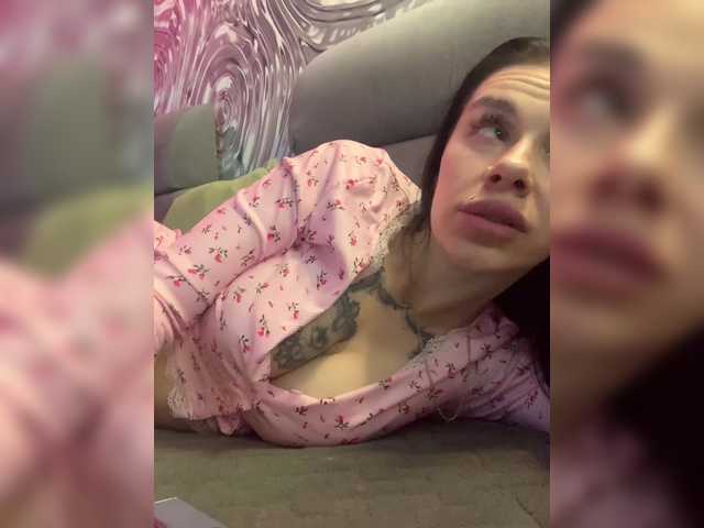 MaidenCrystal's BongaCams show and profile