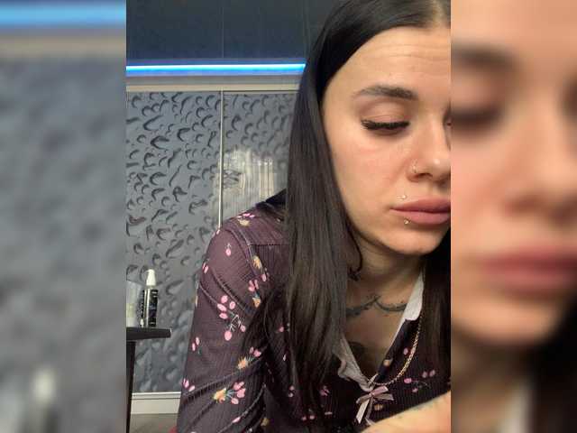 MaidenCrystal's BongaCams show and profile