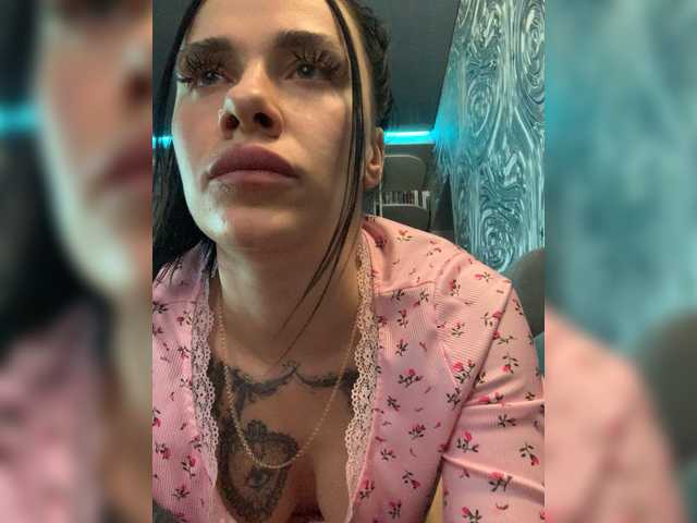 видео с MaidenCrystal