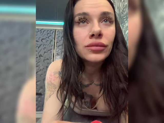 maidencrystal live sex show