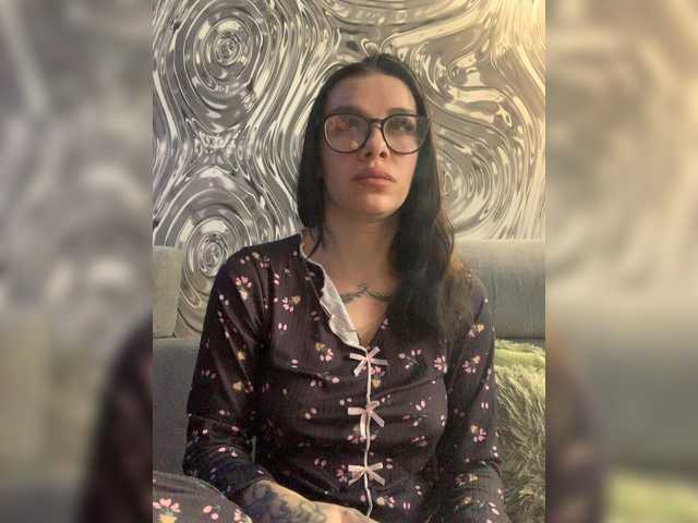 MaidenCrystal's BongaCams show and profile