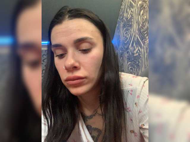 MaidenCrystal's BongaCams show and profile