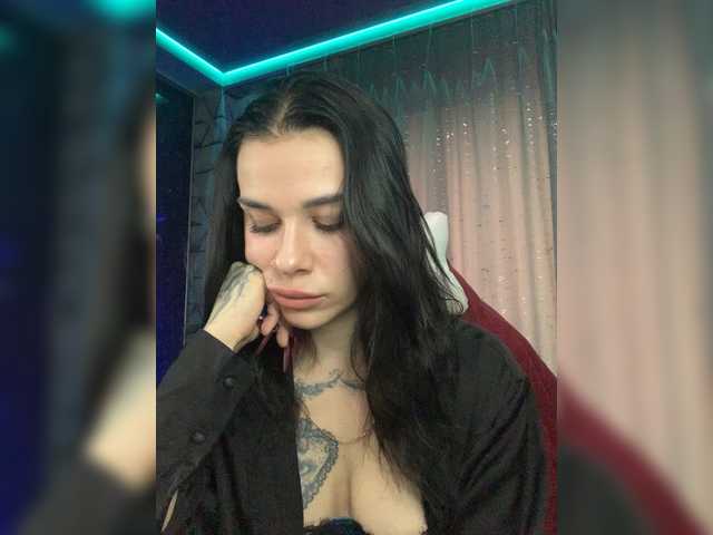 MaidenCrystal's BongaCams show and profile