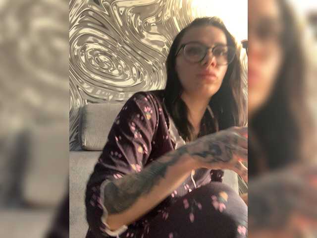 MaidenCrystal's BongaCams show and profile