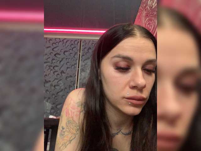 MaidenCrystal's BongaCams show and profile