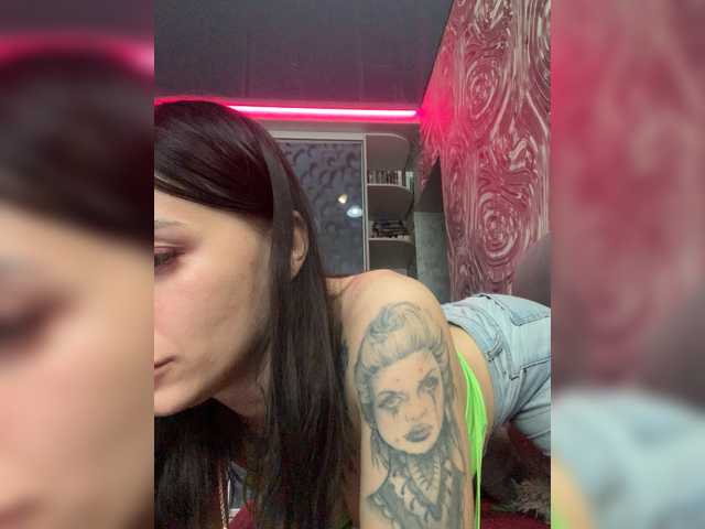 MaidenCrystal's BongaCams show and profile