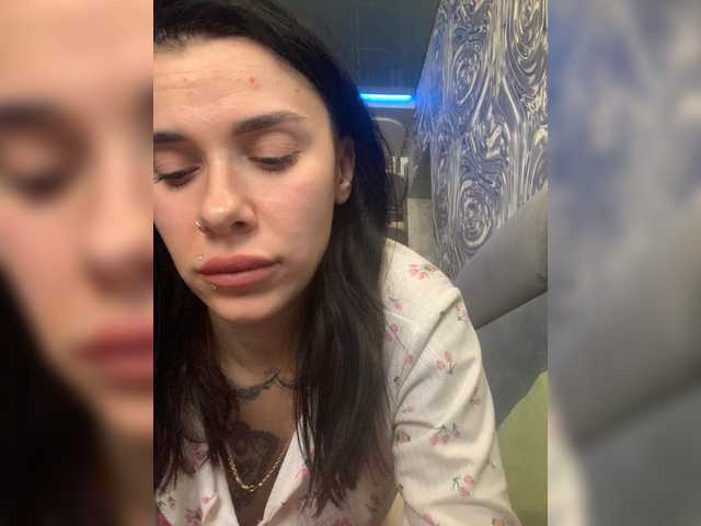 MaidenCrystal's BongaCams show and profile