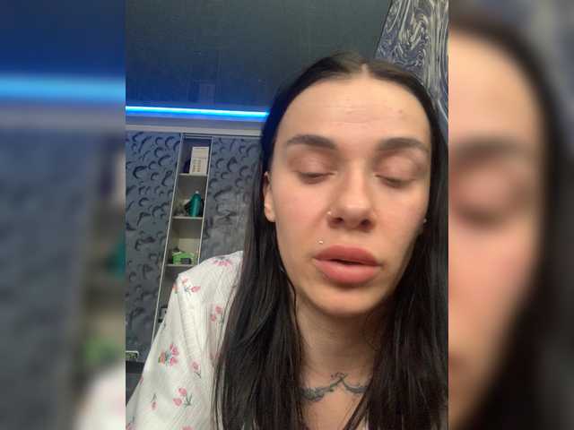 MaidenCrystal's BongaCams show and profile