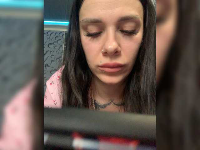 MaidenCrystal's BongaCams show and profile