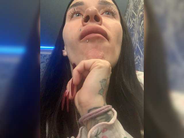 MaidenCrystal's BongaCams show and profile