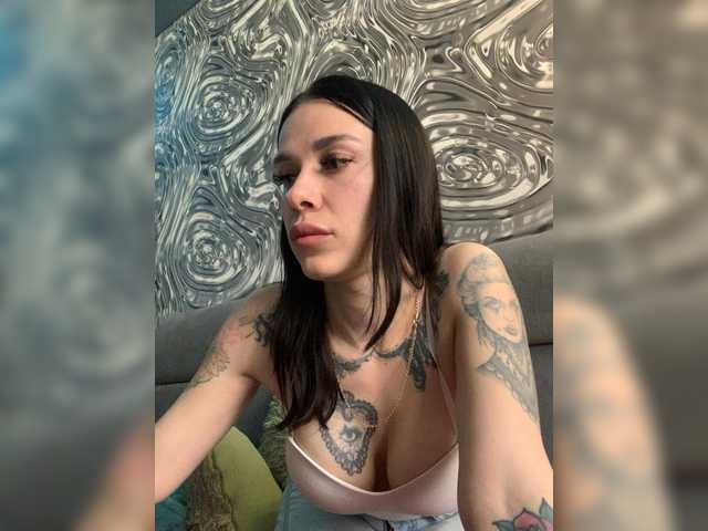 MaidenCrystal's BongaCams show and profile