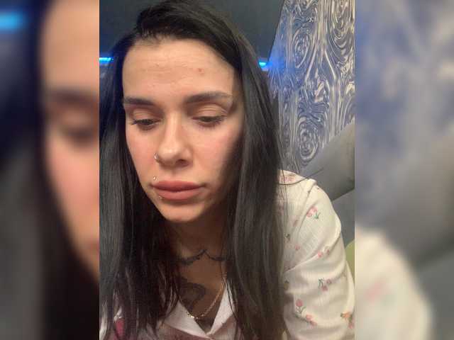 MaidenCrystal's BongaCams show and profile