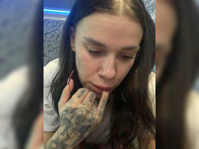 MaidenCrystal's BongaCams show and profile