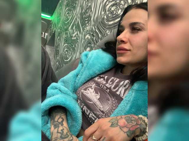 MaidenCrystal's BongaCams show and profile