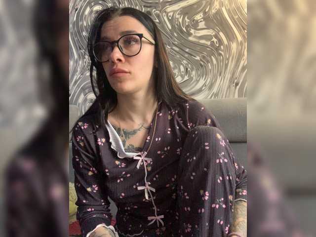 MaidenCrystal's BongaCams show and profile