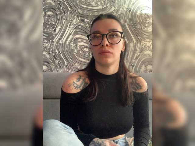 MaidenCrystal's BongaCams show and profile