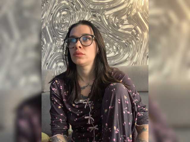 MaidenCrystal's BongaCams show and profile