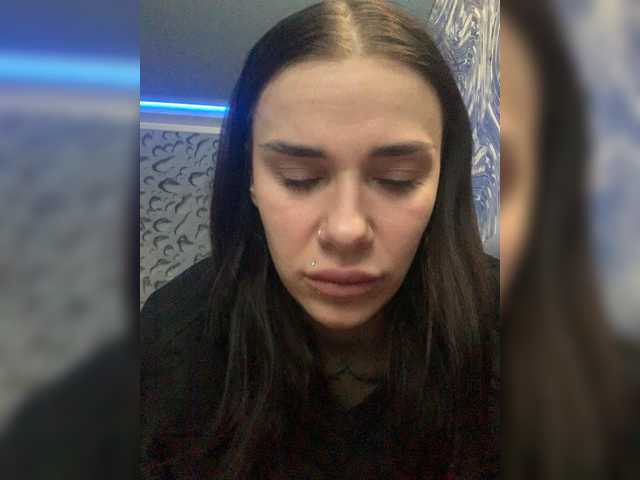 MaidenCrystal's BongaCams show and profile