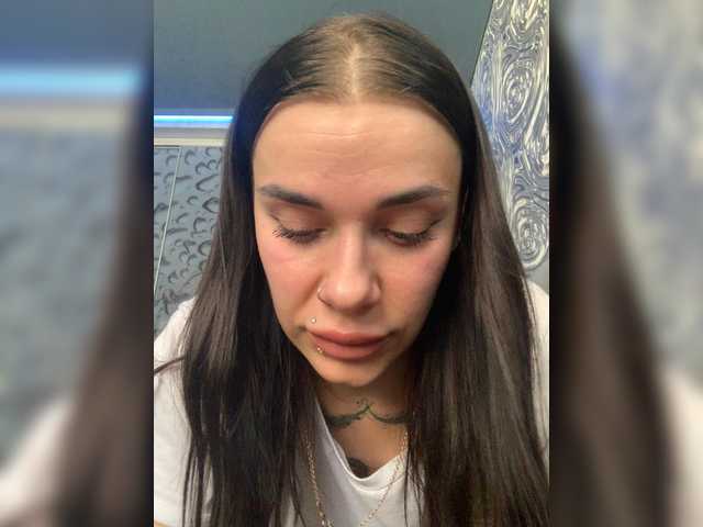 MaidenCrystal's BongaCams show and profile