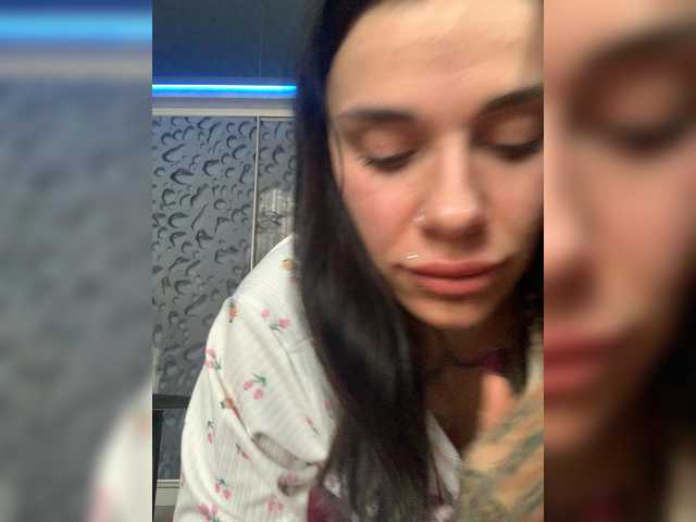 MaidenCrystal's BongaCams show and profile