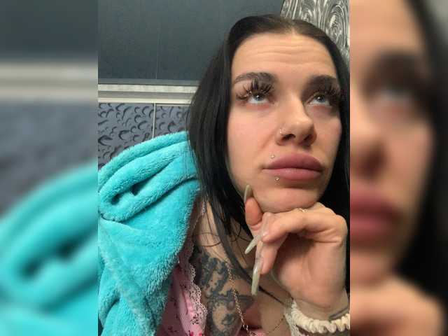 MaidenCrystal's BongaCams show and profile