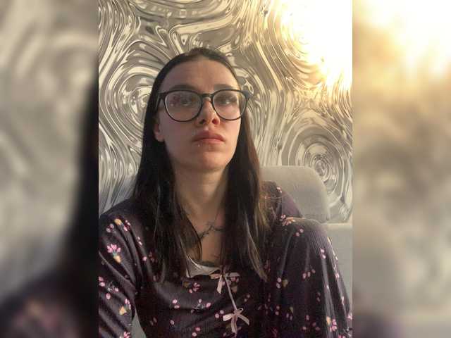 MaidenCrystal's BongaCams show and profile