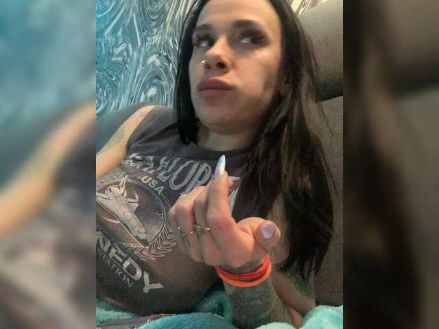 MaidenCrystal's BongaCams show and profile