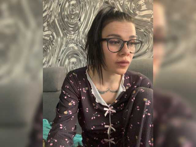 MaidenCrystal's BongaCams show and profile