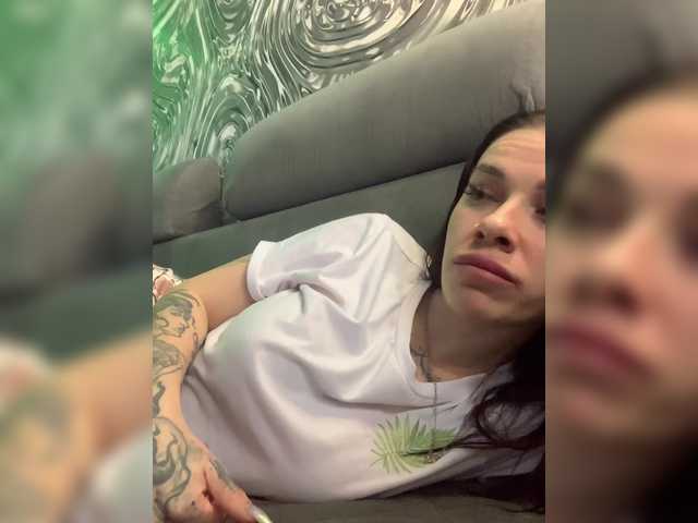 MaidenCrystal's BongaCams show and profile