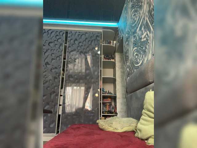 MaidenCrystal's BongaCams show and profile