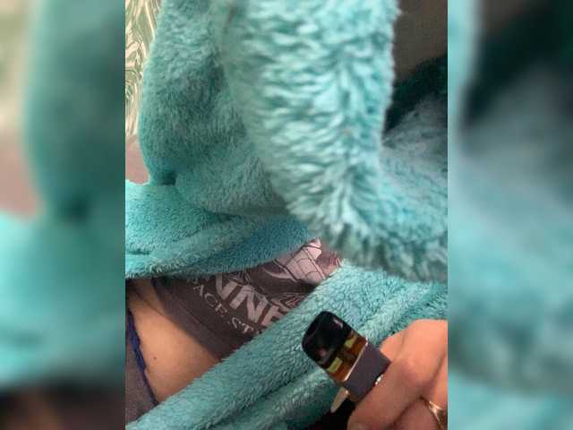 MaidenCrystal's BongaCams show and profile