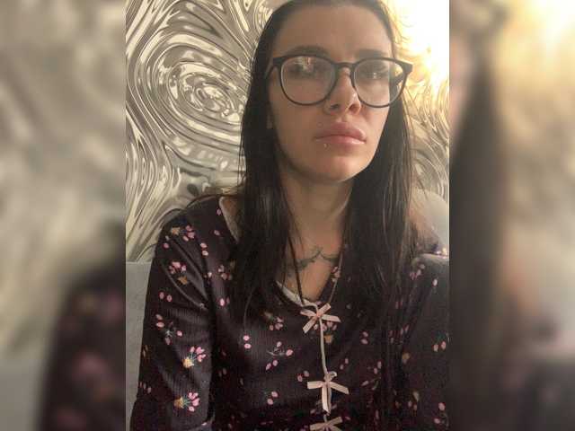 MaidenCrystal's BongaCams show and profile