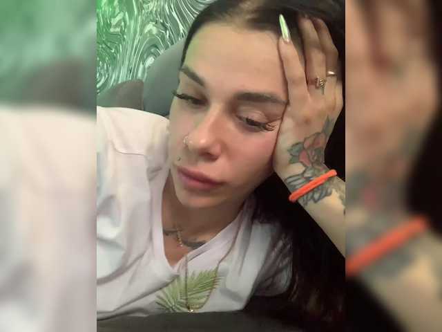 MaidenCrystal's BongaCams show and profile