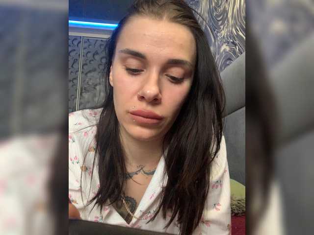 MaidenCrystal's BongaCams show and profile