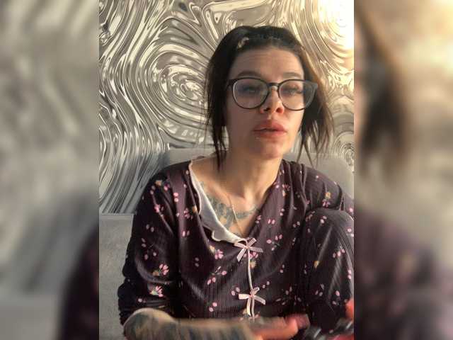 maidencrystal live sex show