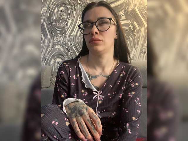 MaidenCrystal's BongaCams show and profile