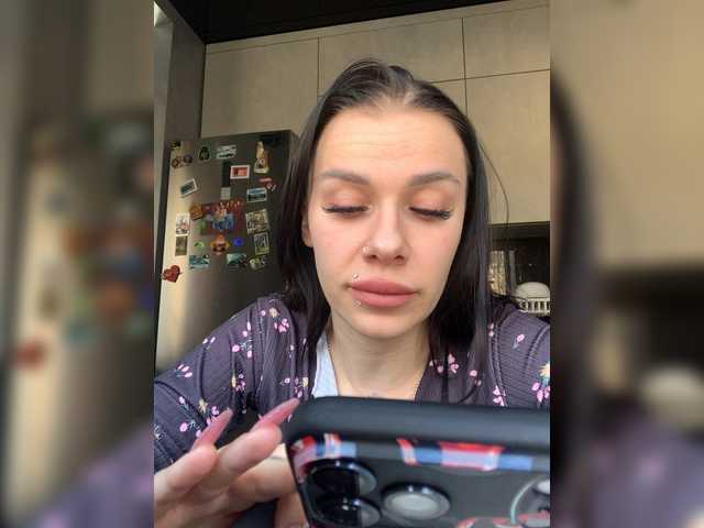 MaidenCrystal's BongaCams show and profile