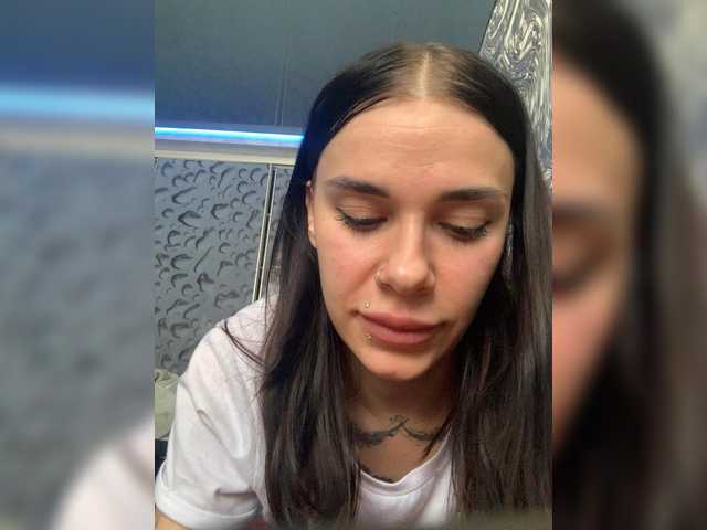 MaidenCrystal's BongaCams show and profile