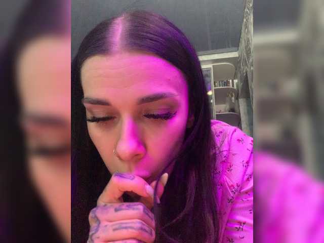 MaidenCrystal's BongaCams show and profile