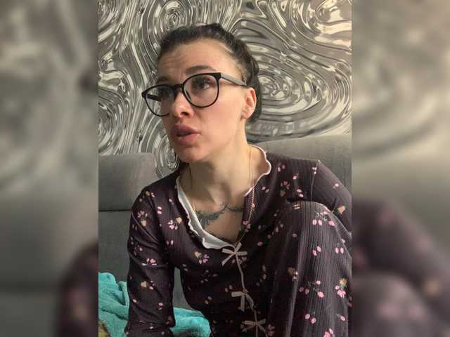 MaidenCrystal's BongaCams show and profile