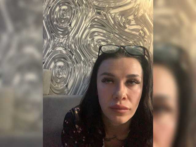 MaidenCrystal's BongaCams show and profile