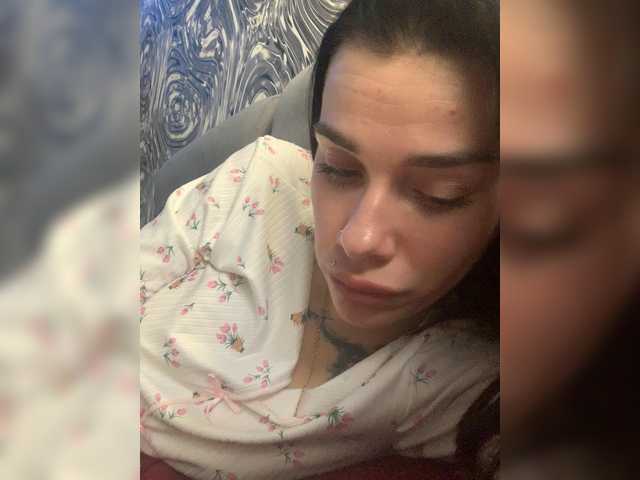 MaidenCrystal's BongaCams show and profile