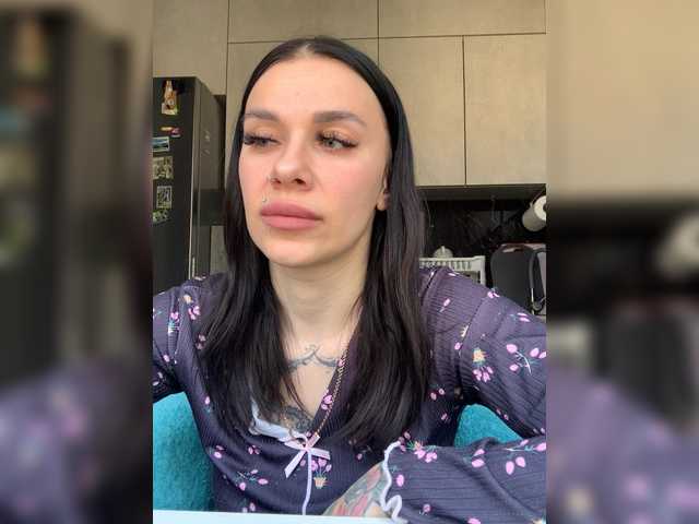 MaidenCrystal's BongaCams show and profile