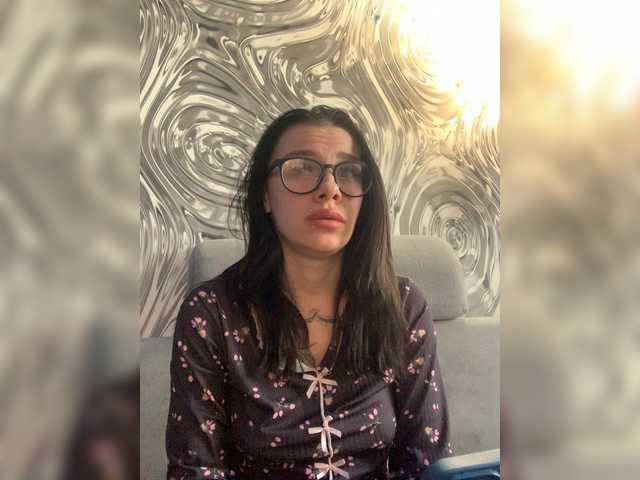 MaidenCrystal's BongaCams show and profile