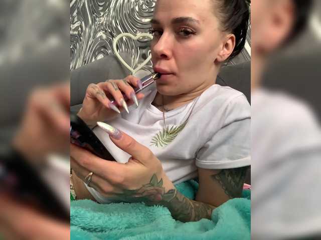 MaidenCrystal's BongaCams show and profile