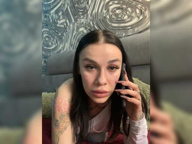 MaidenCrystal's BongaCams show and profile