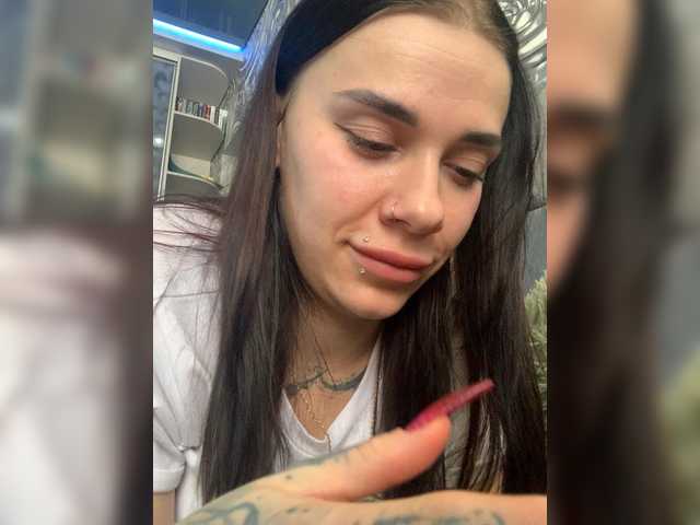 MaidenCrystal's BongaCams show and profile