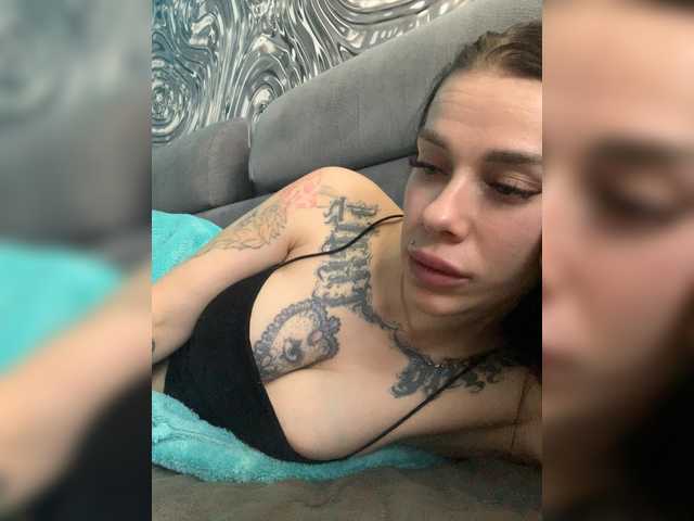 MaidenCrystal's BongaCams show and profile