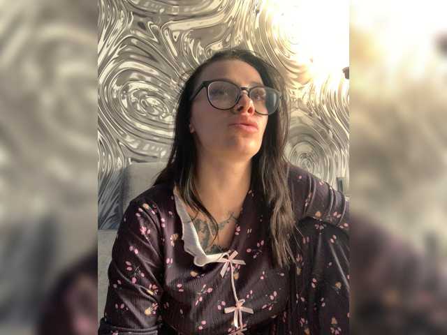 MaidenCrystal's BongaCams show and profile